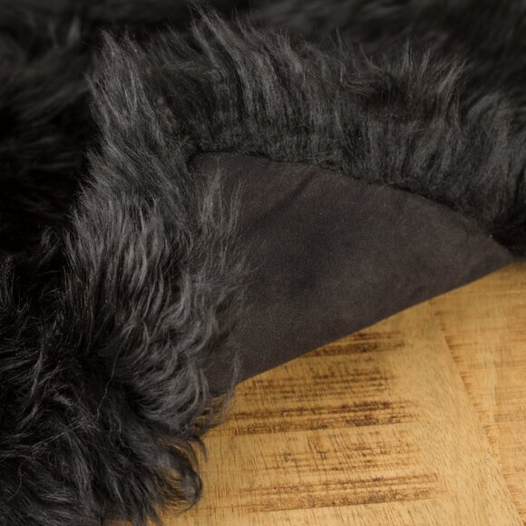 Natural Home Decor New Zealand Sheepskin Pillow | 1-Piece | Black | 18"x18" - Picture 4 of 5